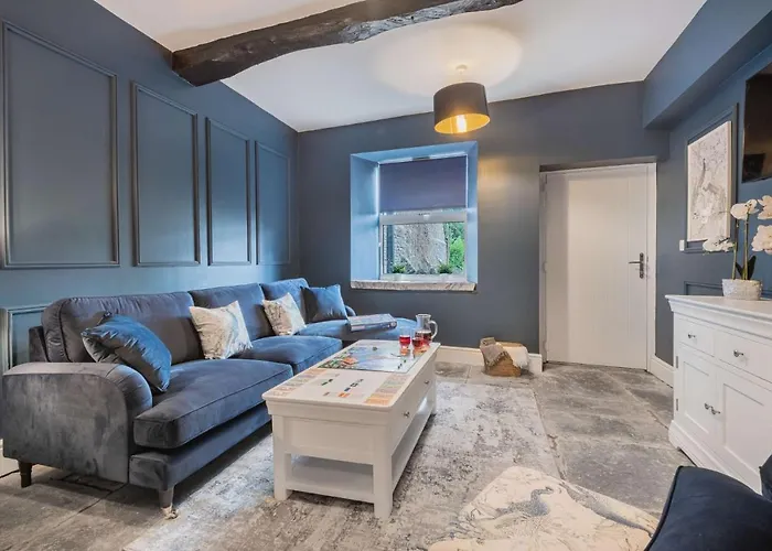 بيت للعطل Belsfield